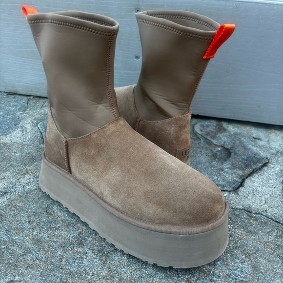 UGG Shoes - UGG Classic Dipper Platform Boots Size 10